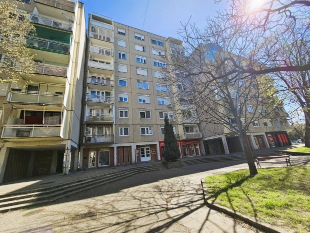 Kiskunhalas Bocskai utcán felújított 2 szobás erkélyes lakás eladó!