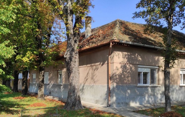 Kiskunhalas Felsővárosban 2 lakrészes családi ház külön-külön is eladó