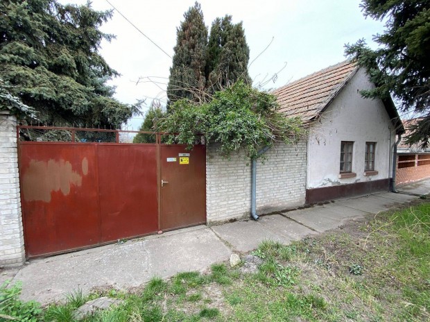 Kiskunhalas, Pap�ripar k�zel�ben 3 szob�s csal�di h�z nagy udvarral!