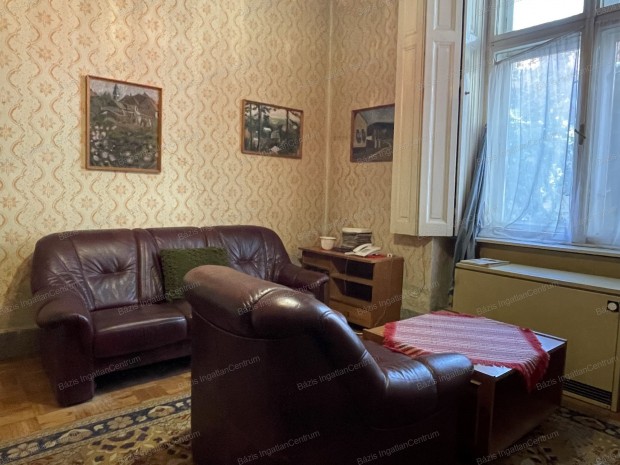 Kiskunhalas belv�rosi r�sz�n elad� polg�ri csal�di h�z