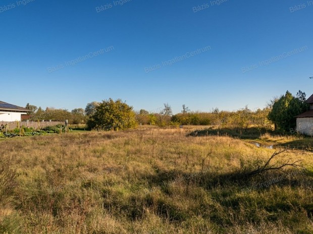 Kiskunhalason 1441 m2-es �p�t�si telek elad�