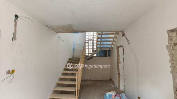 Kiskunlach�zai 120 nm-es h�z elad�