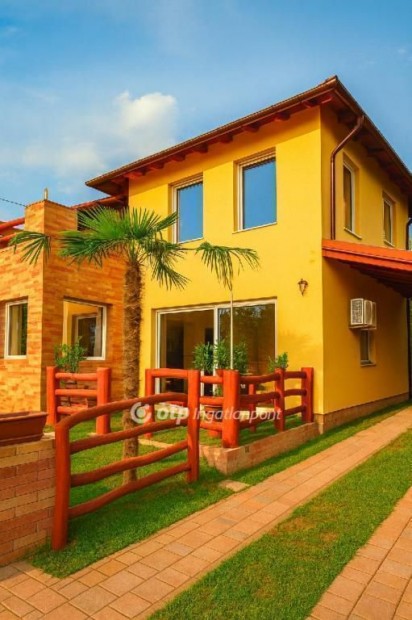 Kiskunlach�zai 137 nm-es h�z elad�