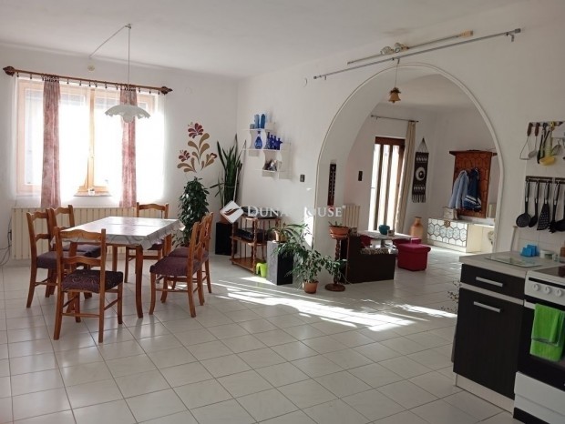 Kiskunlach�zai 245 nm-es h�z elad�