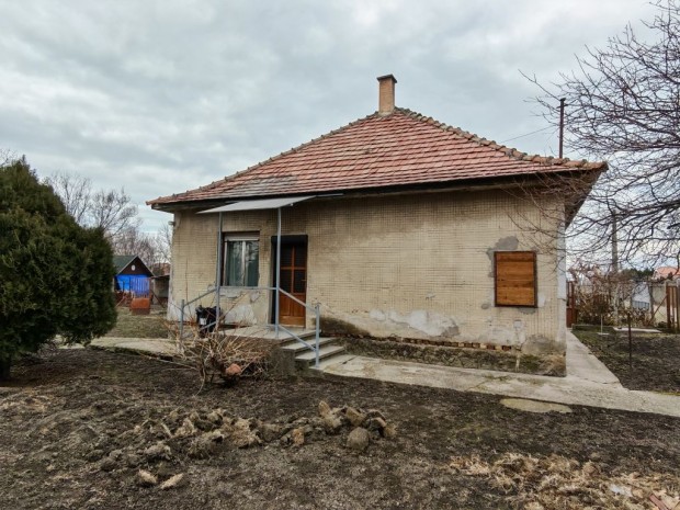 Kiskunlach�zai 63 nm-es h�z elad�