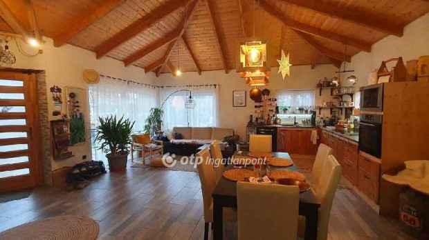 Kiskunlach�zai 92 nm-es h�z elad�