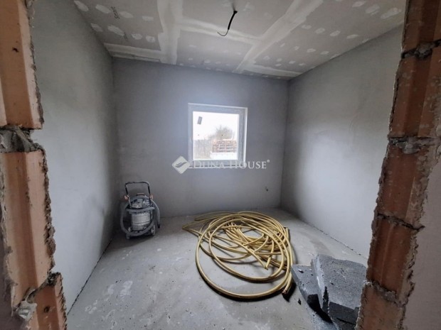 Kiskunlach�zai 99 nm-es h�z elad�