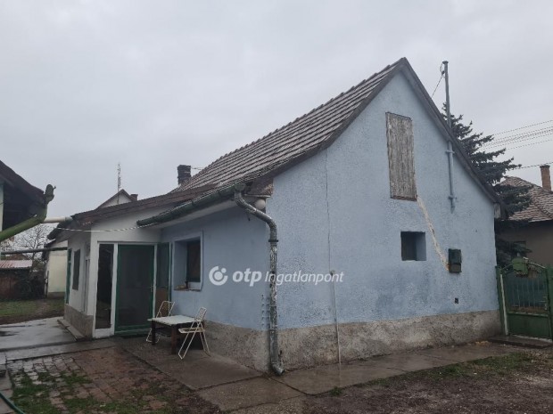 Kiskunlach�zai elad� 100 nm-es h�z