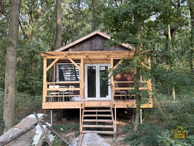 Kiskunlach�z�n 553 m2-es telek, 32 m2-es fah�zzal! 1177