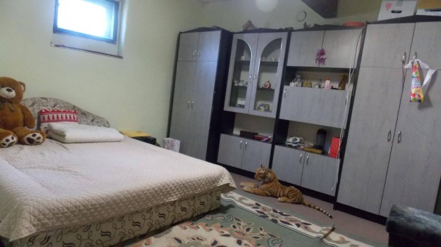 Kiskunmajs�n az Agrikon k�zel�ben h�z elad�