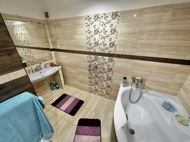 Kiskutasi elad� 140 nm-es h�z