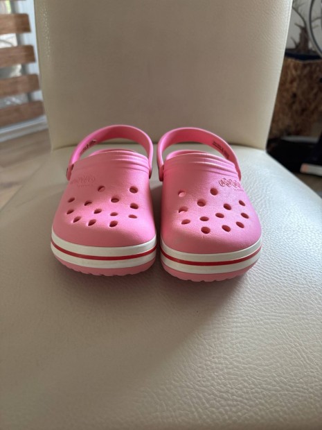 Kislny Crocs papucs