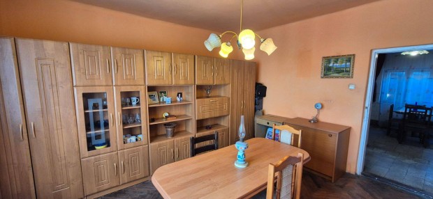 Kismacson csal�dih�z eld�!