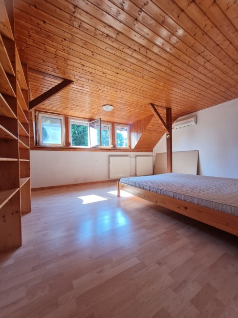 Kismaroson fel�j�t�s alatti lak�s term�szetk�zeli helyen elad�!