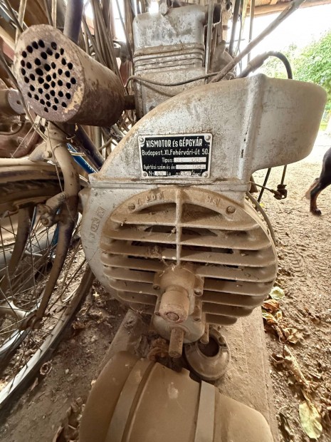 Kismotor s gpgyr SL300 motor