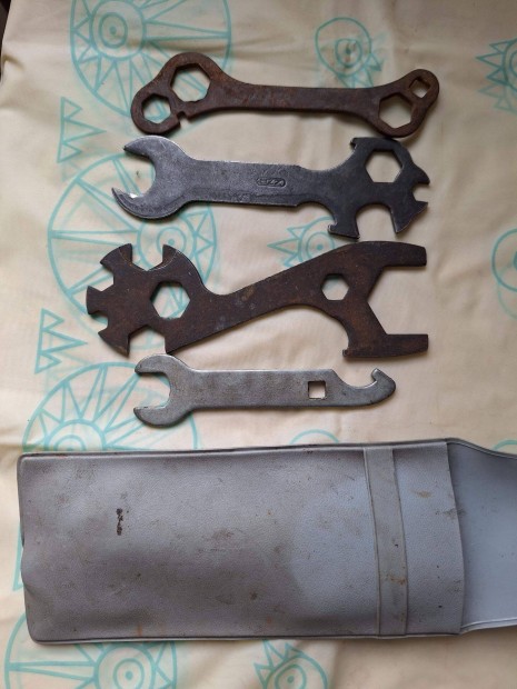 Kismotor s kp szerszmkszletek