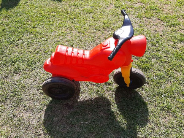 Kismotor kis motor piros