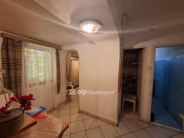 Kisn�nai 60 nm-es h�z elad�