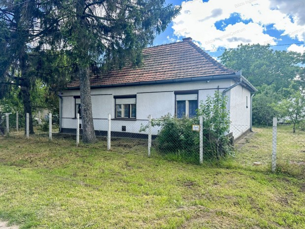 Kissz�ll�son 73 m2-es csal�di h�z elad�