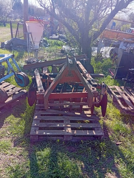 Kist�rcsa 8 leveles. elad�