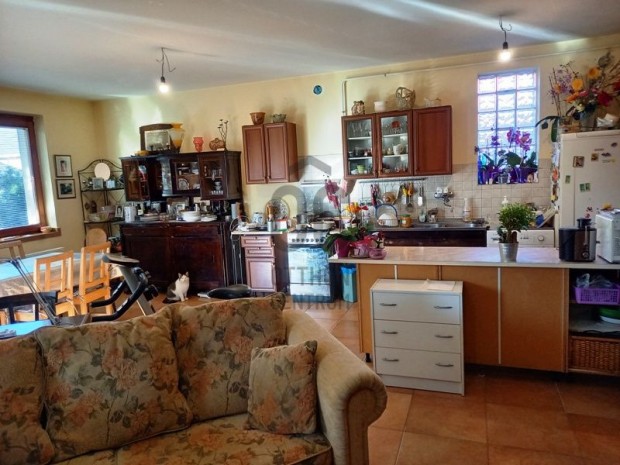 Kistarcsai 130 nm-es h�z elad�