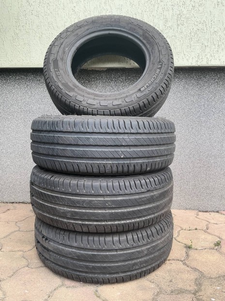 Kisteheraut� c gumi garnit�ra elad� 