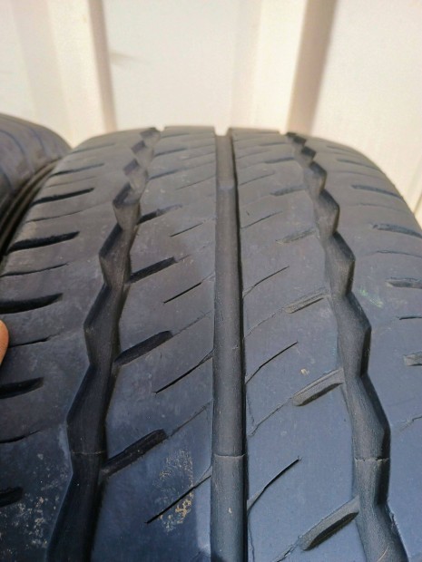 Kisteherautó gumiabroncs 215/65-c16