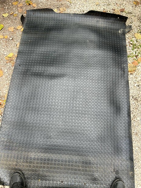 Kisteherg�pkocsiba rakt�rsz�nyeg elad�