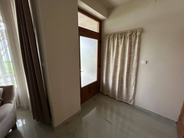 Kisteleken akadálymentes 72 m2, 2 szobás felújított lakás eladó