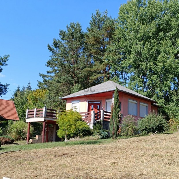 Kistolm�csi elad� 70 nm-es h�z