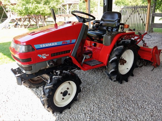 Kistraktor 4×4 Yanmar KE3 irányváltós