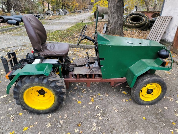 Kistraktor, Trabant motorral, UAZ felezővel, csörlővel, hidraulikával