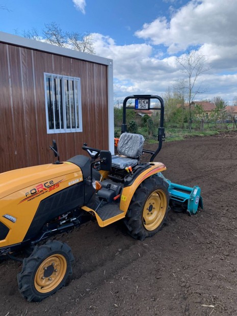 Kistraktor - rendsz�mos