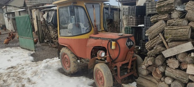 Kistraktor elad�!!