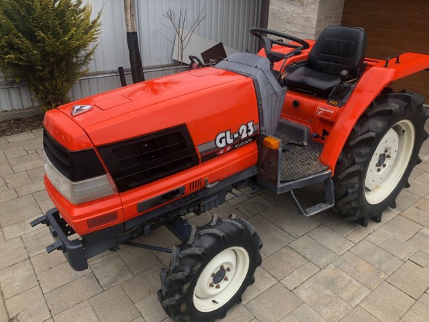 Kistraktor japn, traktor Kubota GL 23 kistraktor