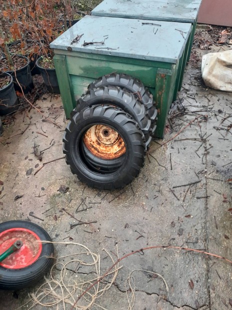 Kistraktor ker�k �s tartal�k gumi elad� - Terra kerekek