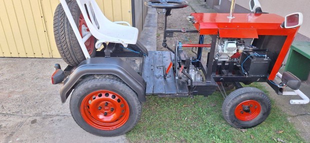 Kistraktor kerti kis traktor Kecskemét 7,5LE Honda motorral