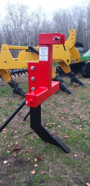 Kistraktor talajlaz�t� 