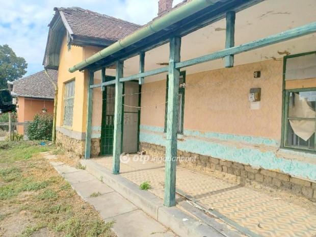 Kis�jsz�ll�si 95 nm-es h�z elad�