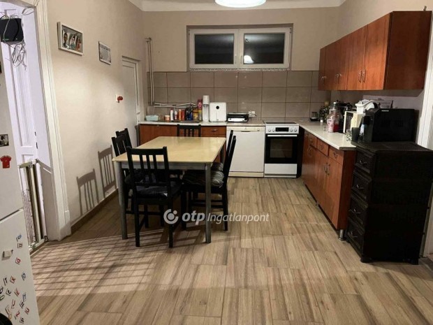 Kis�jsz�ll�si elad� 114 nm-es h�z