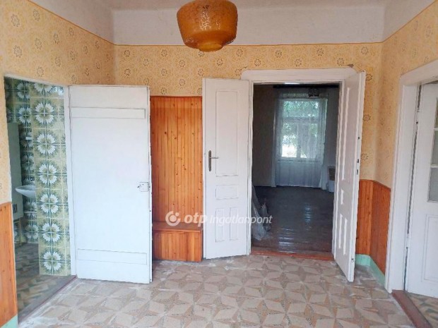 Kis�jsz�ll�si elad� 95 nm-es h�z