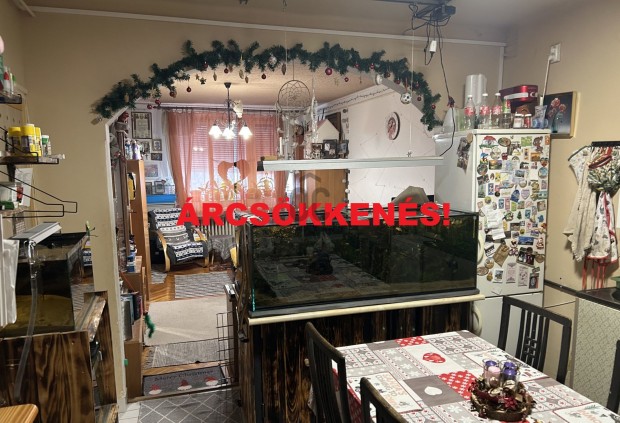 Kisv�rda k�tszob�s lak�s