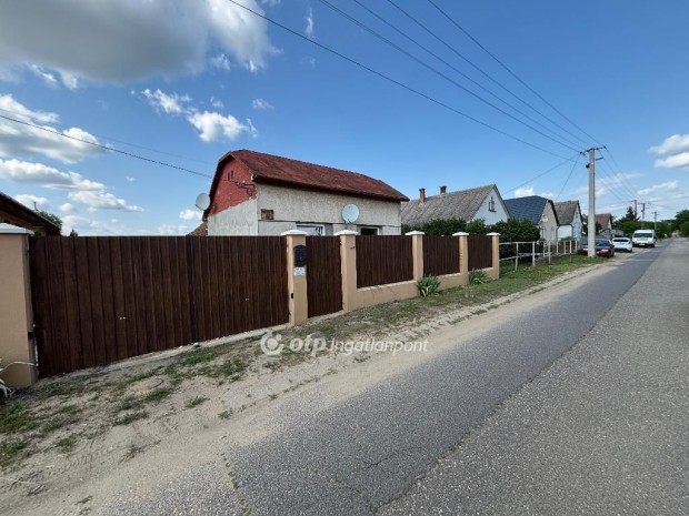 Kisvárdai 105 nm-es ház eladó