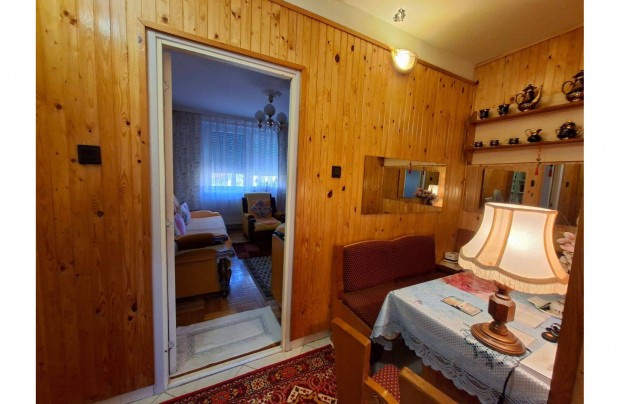 Kisv�rd�n 1.emeleti lak�s re�lis �ron a Tompos �ti lkp 7.-ben elad�!