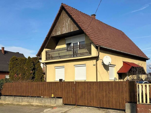 Kisv�rd�n csal�di h�z elad�