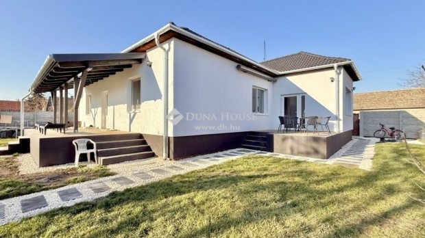 Kiszombori elad� 155 nm-es h�z