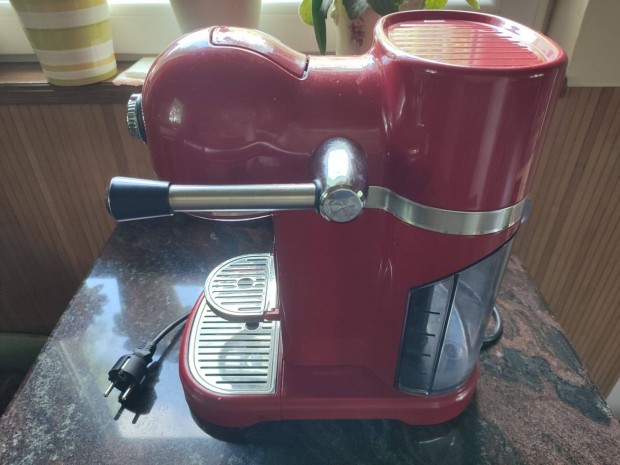 Kitchenaid nespresso kapszulás kávégép kávéfőző. Víz tartály sérült