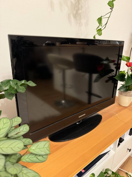 Kitn Samsung LCD TV 32-es LE32D400