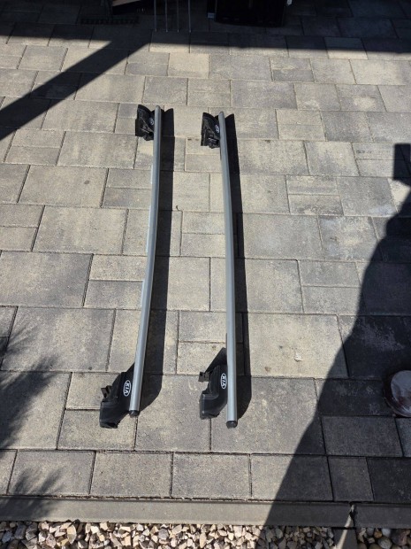 Kit�n� �llapot�, eredeti gy�ri Kia tet� keresztr�d/tet�csomagtart�