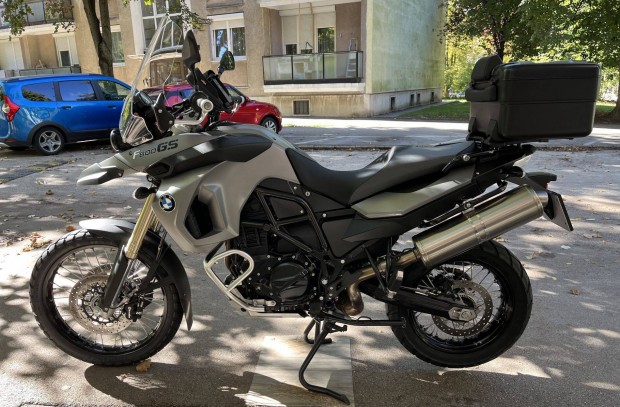 Kitn llapot s ignyesen felszerelt BMW F 800 GS